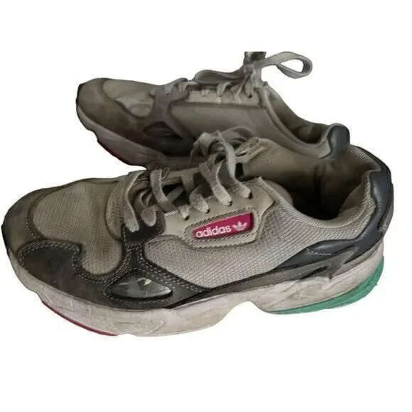 Adidas shoes - Picture 2 of 6